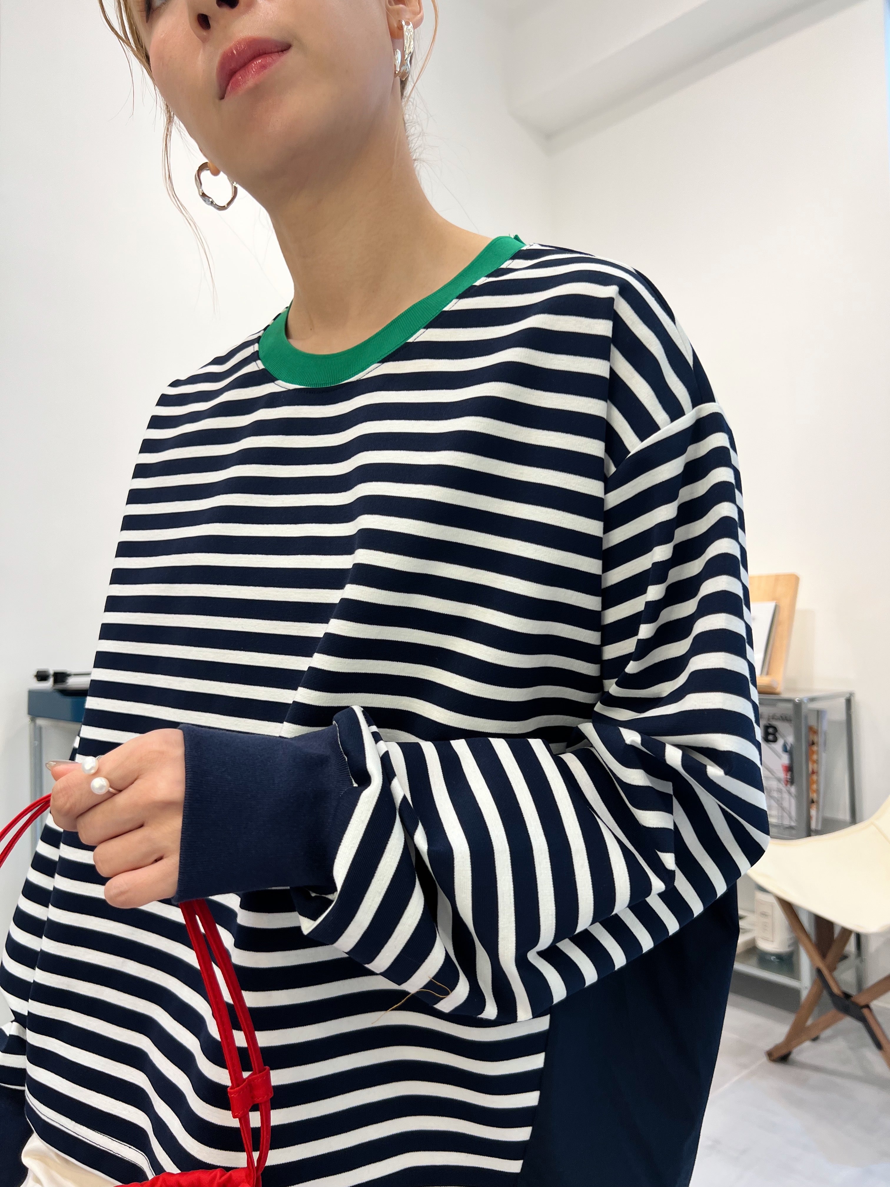 前間條後淨色T-shirt/綠領