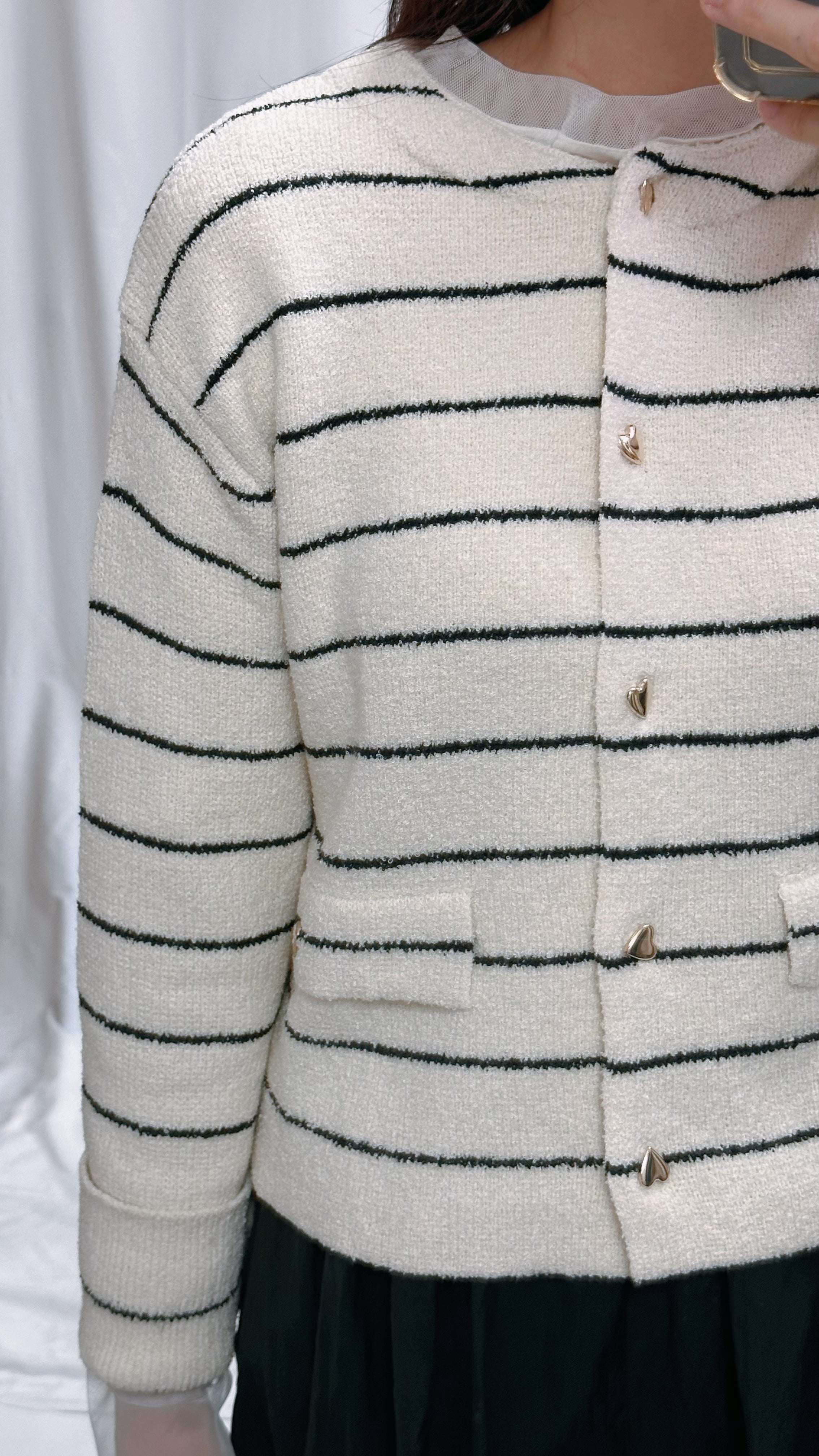 (訂貨)心心鈕扣間條Cardigan/米白