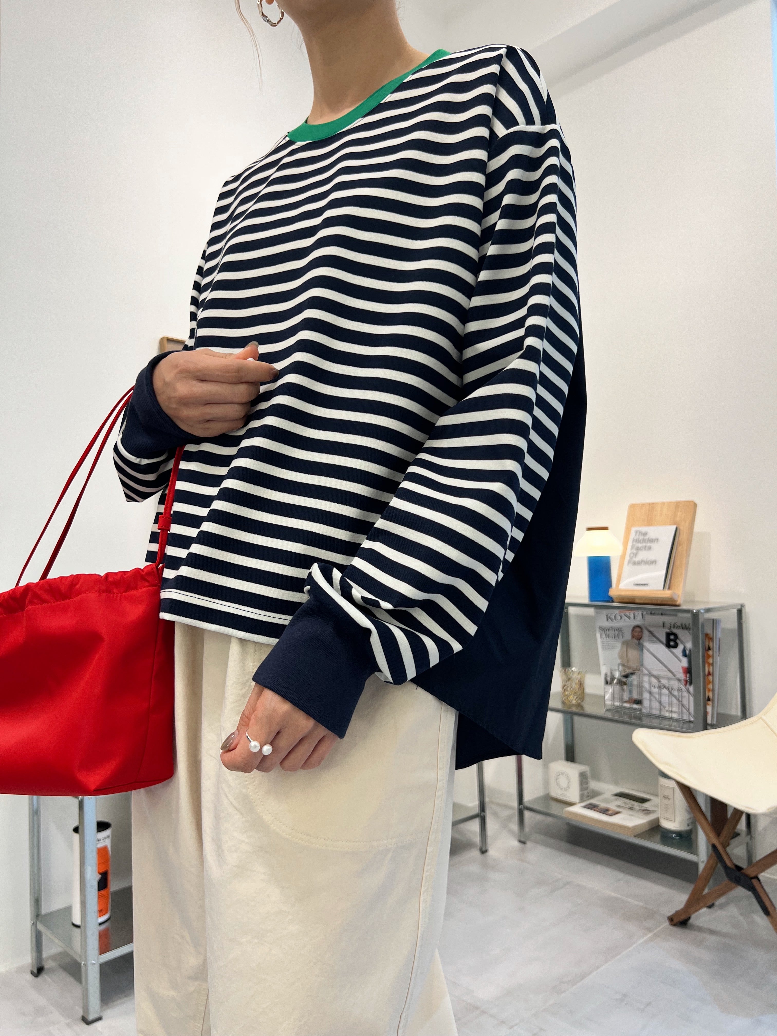 前間條後淨色T-shirt/綠領