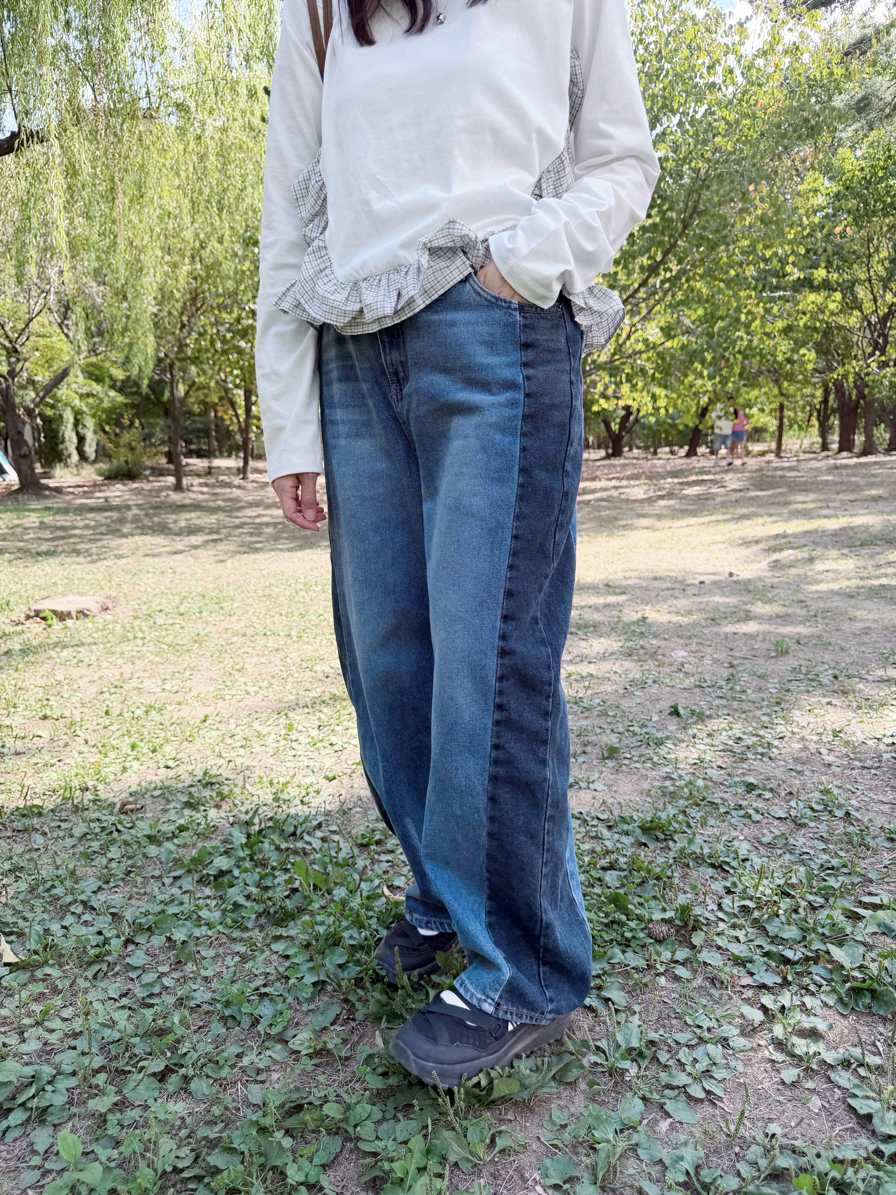併黑色牛仔褲/藍
