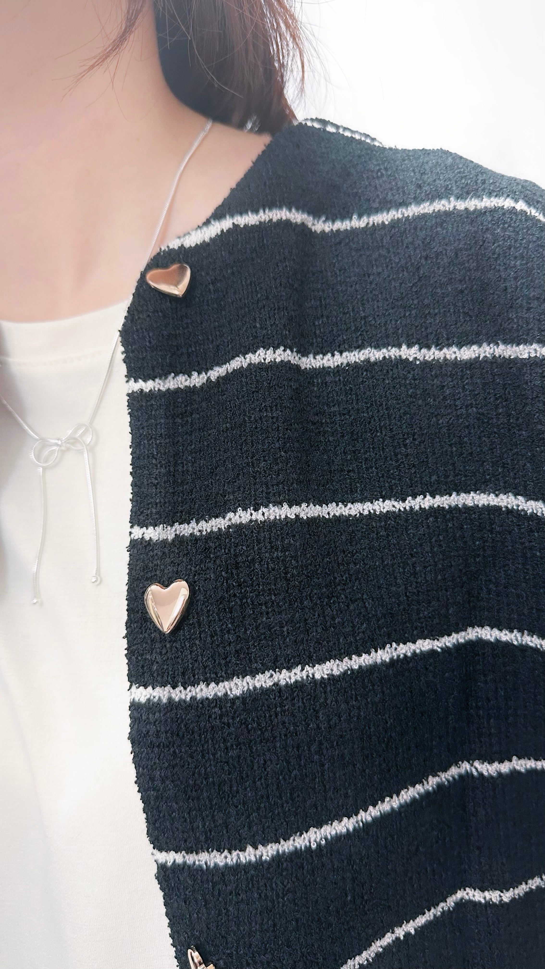 (訂貨)心心鈕扣間條Cardigan/黑