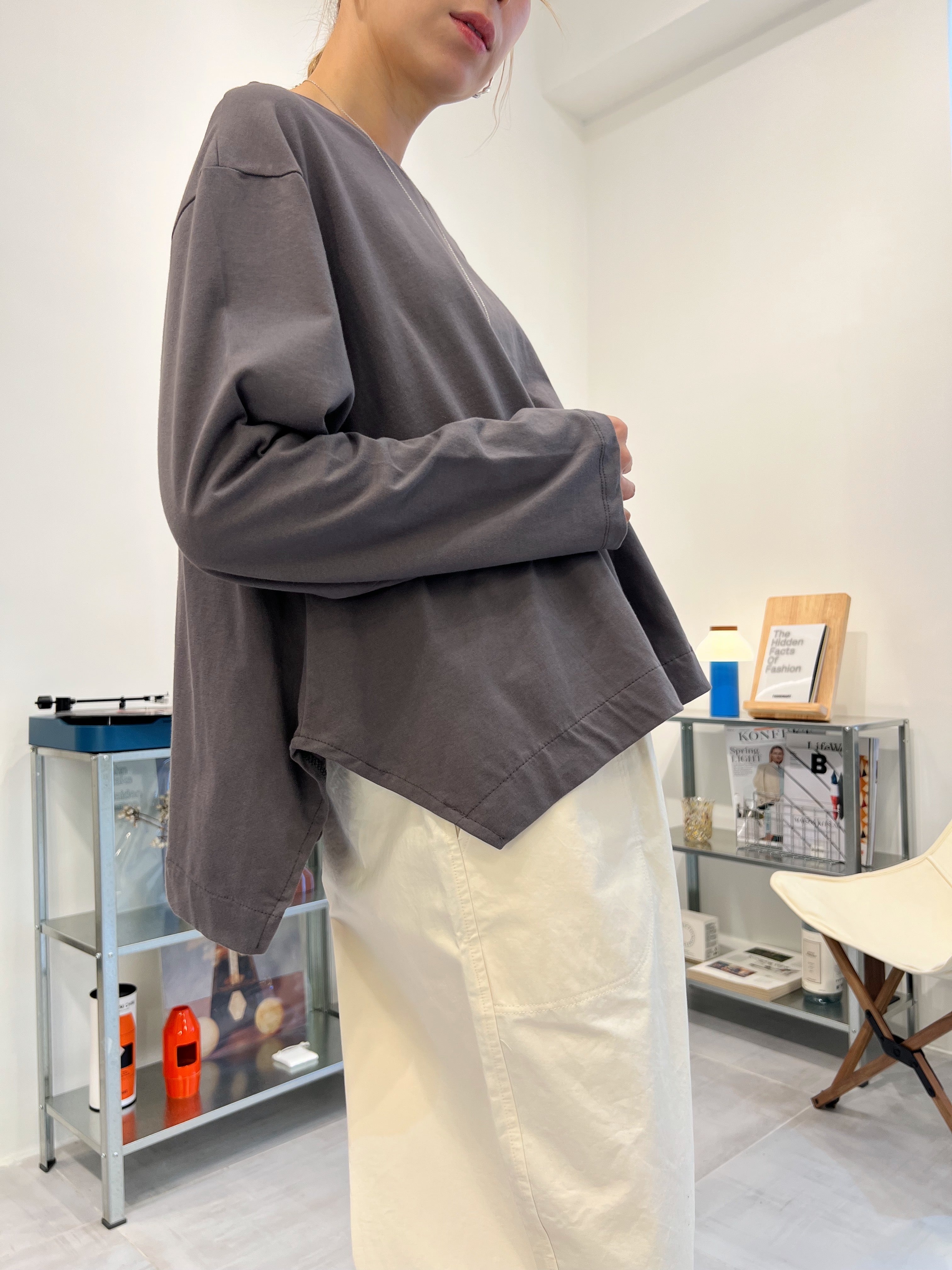 衫腳梯型T-shirt/碳灰