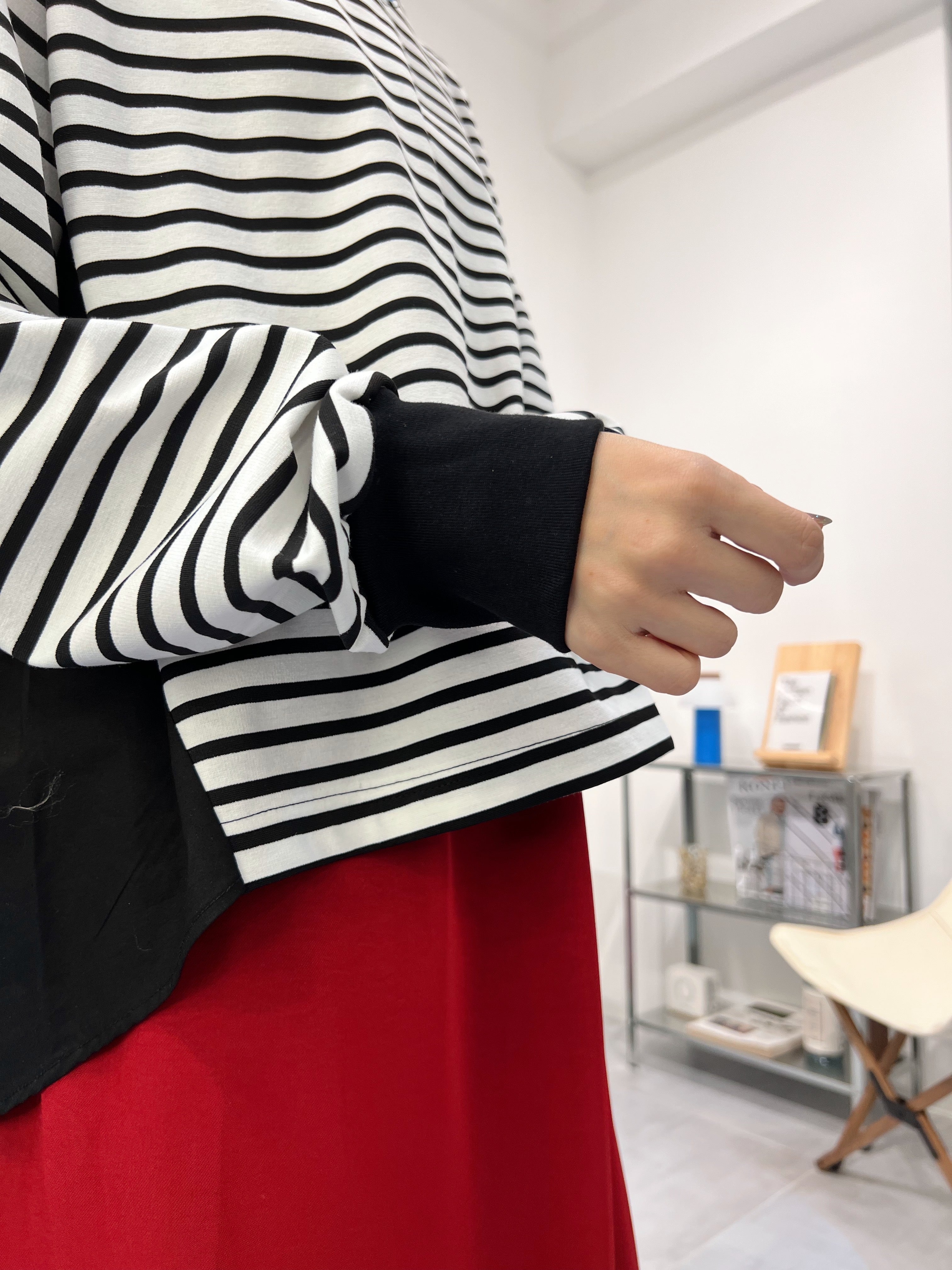 前間條後淨色T-shirt/淺藍領