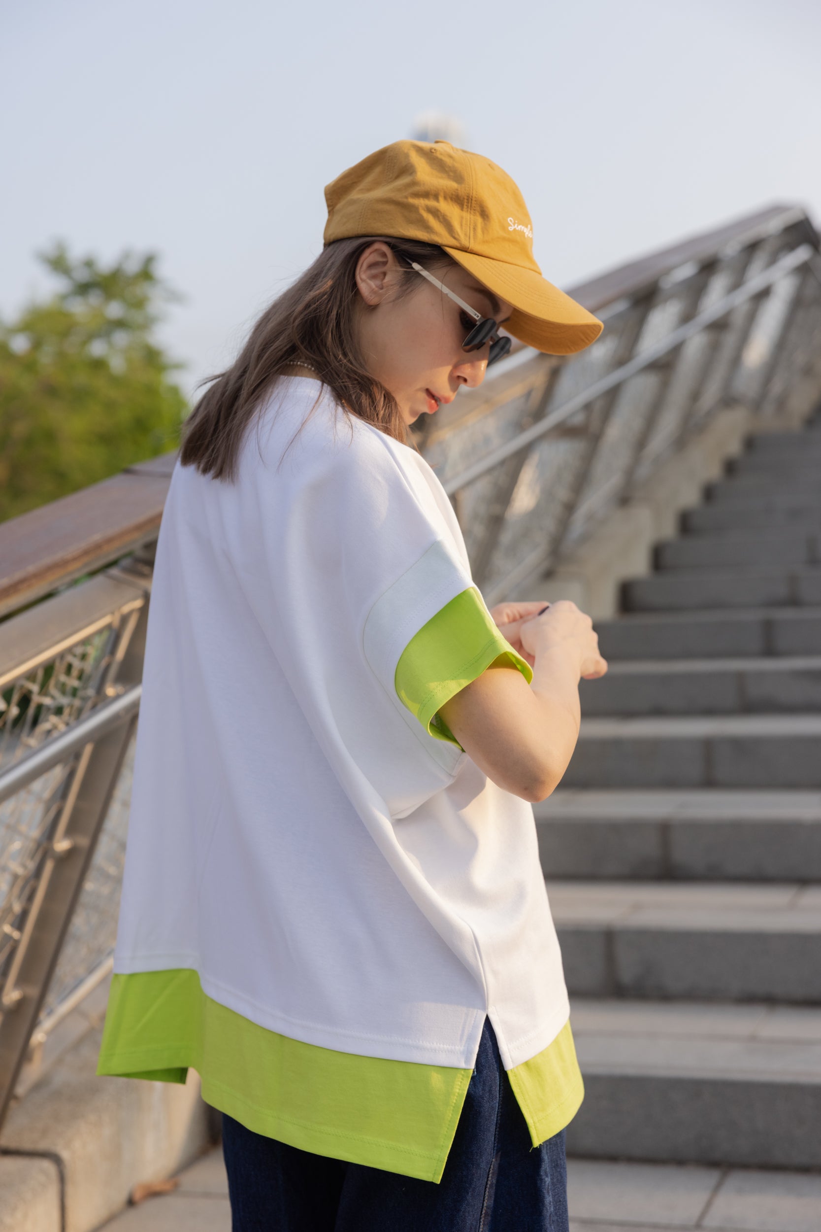 手袖衫腳撞色邊T-shirt/白+螢光黃