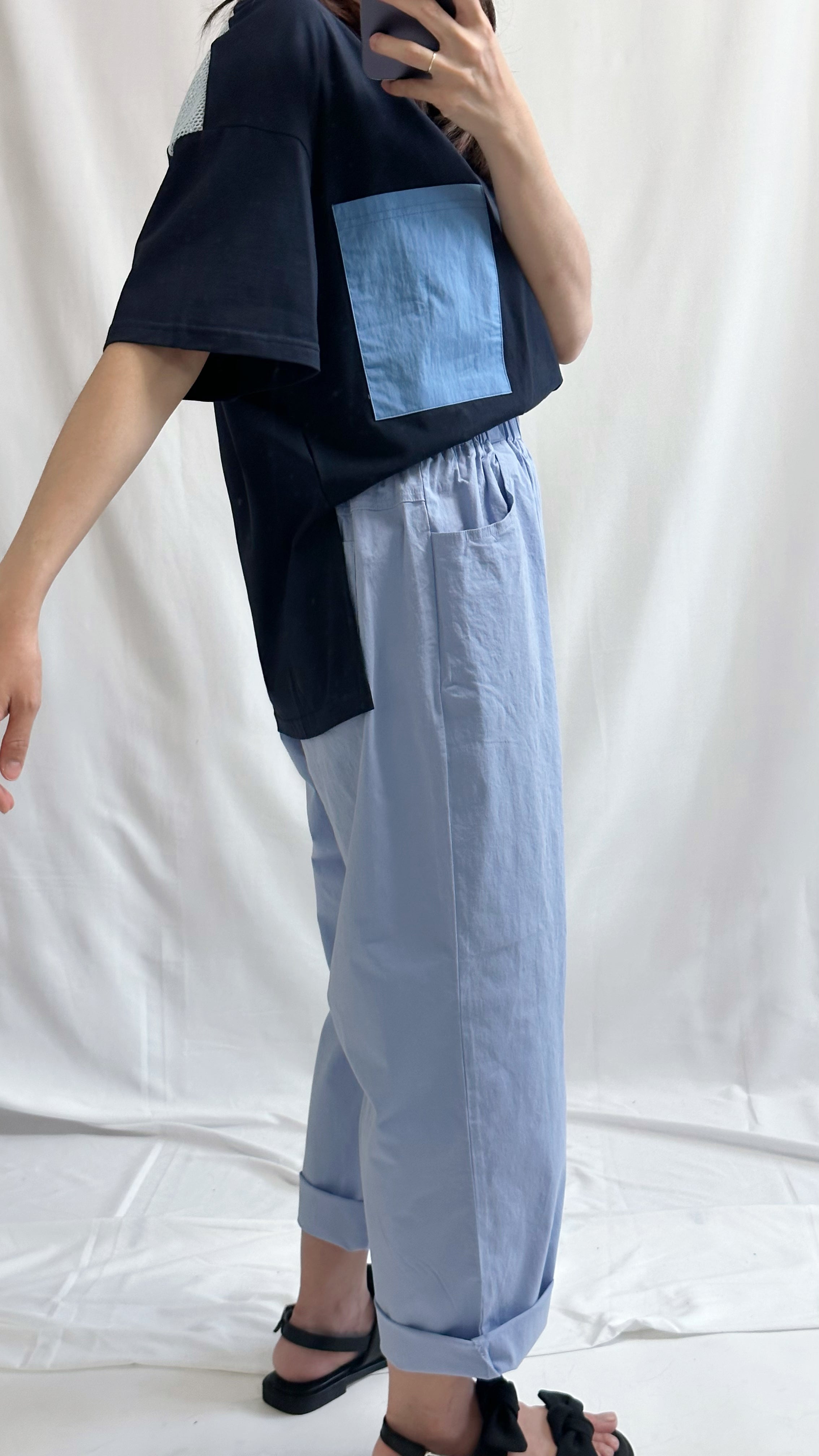 (預購)大口袋背併網布 T-shirt/深藍