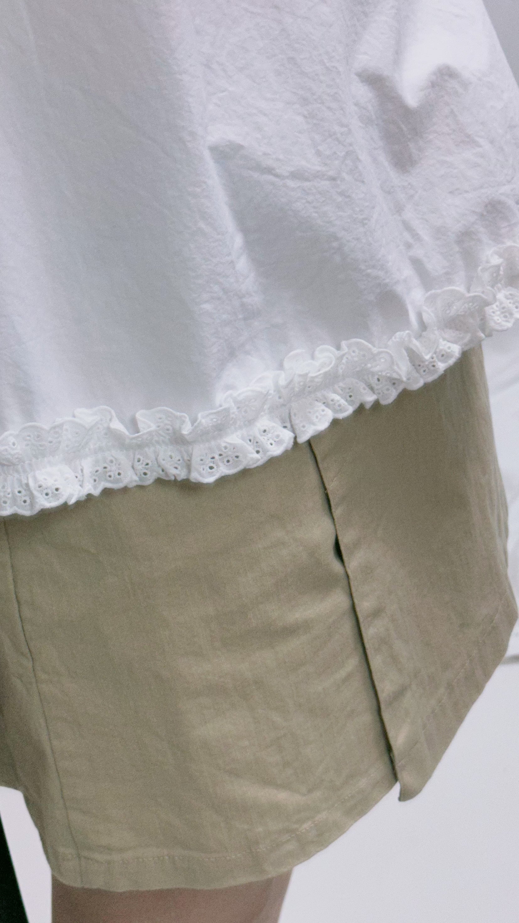 黑蝴蝶寬身恤衫Blouse/白