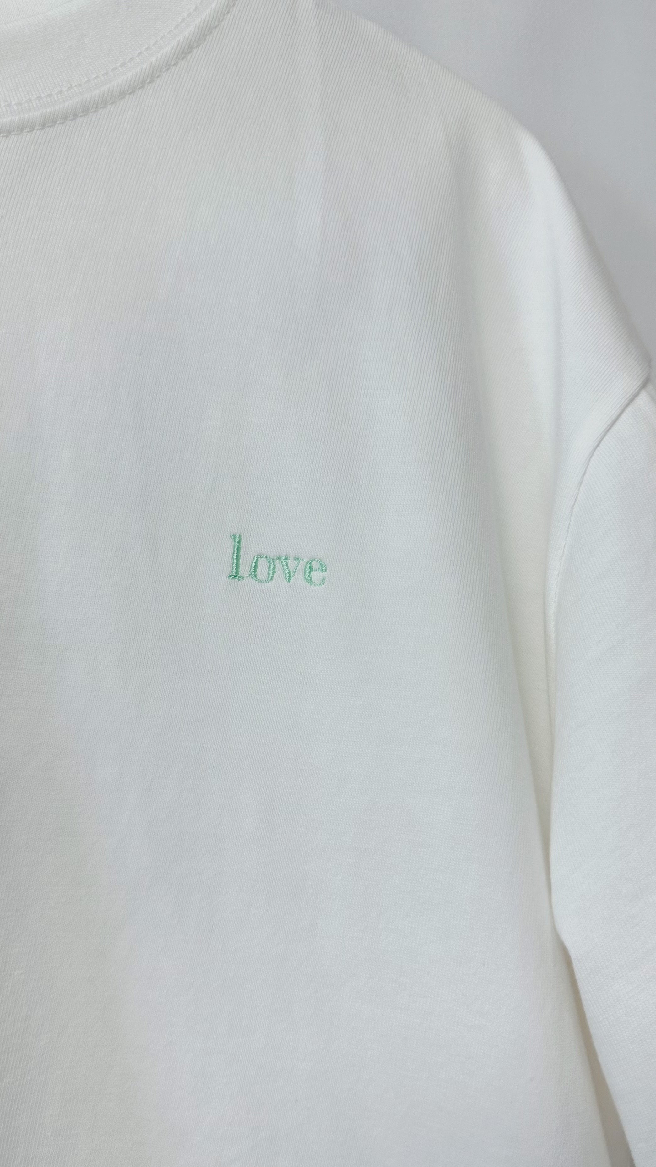 (預購)Love繡字T-shirt/白