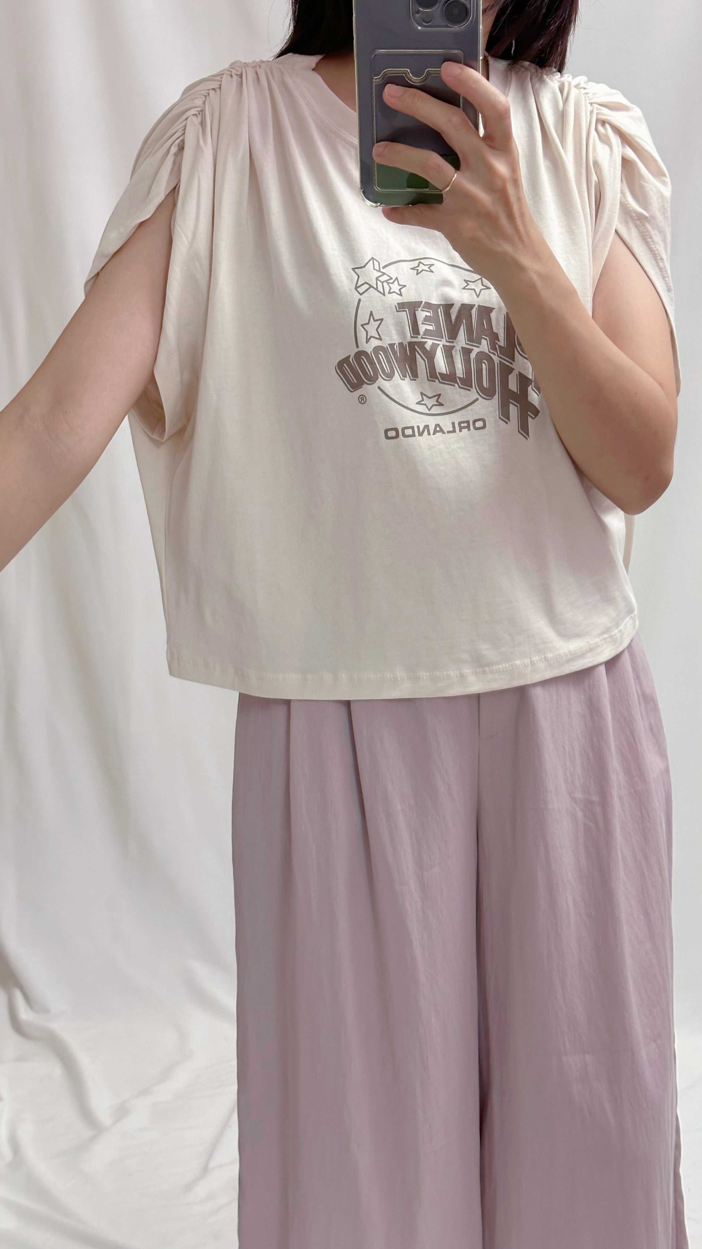 肩縮褶印字T-shirt/米杏