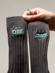 Day Off繡字襪/深灰