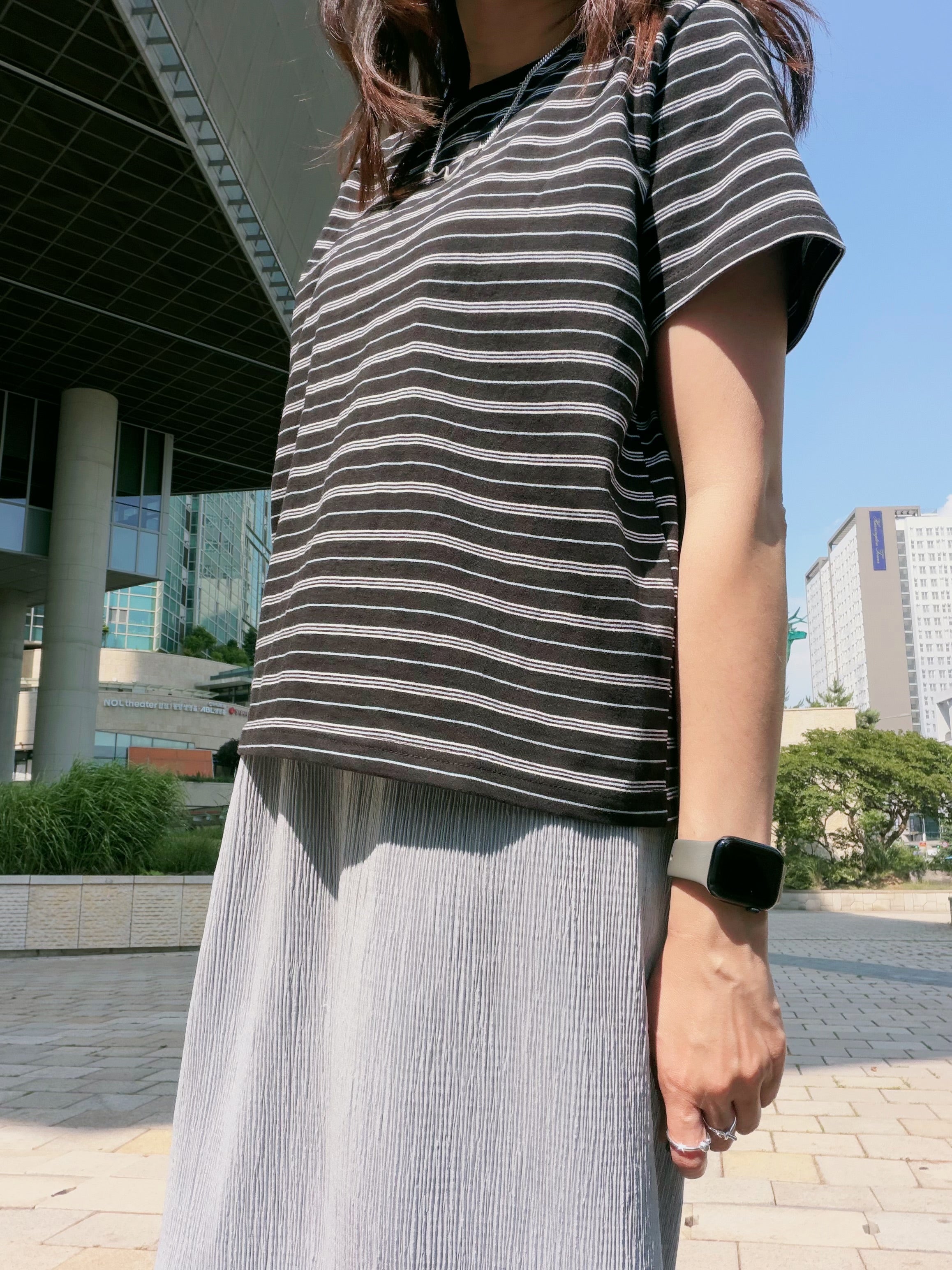 黑領多色條子T-shirt/黑