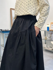 兩側縮褶散裙/黑