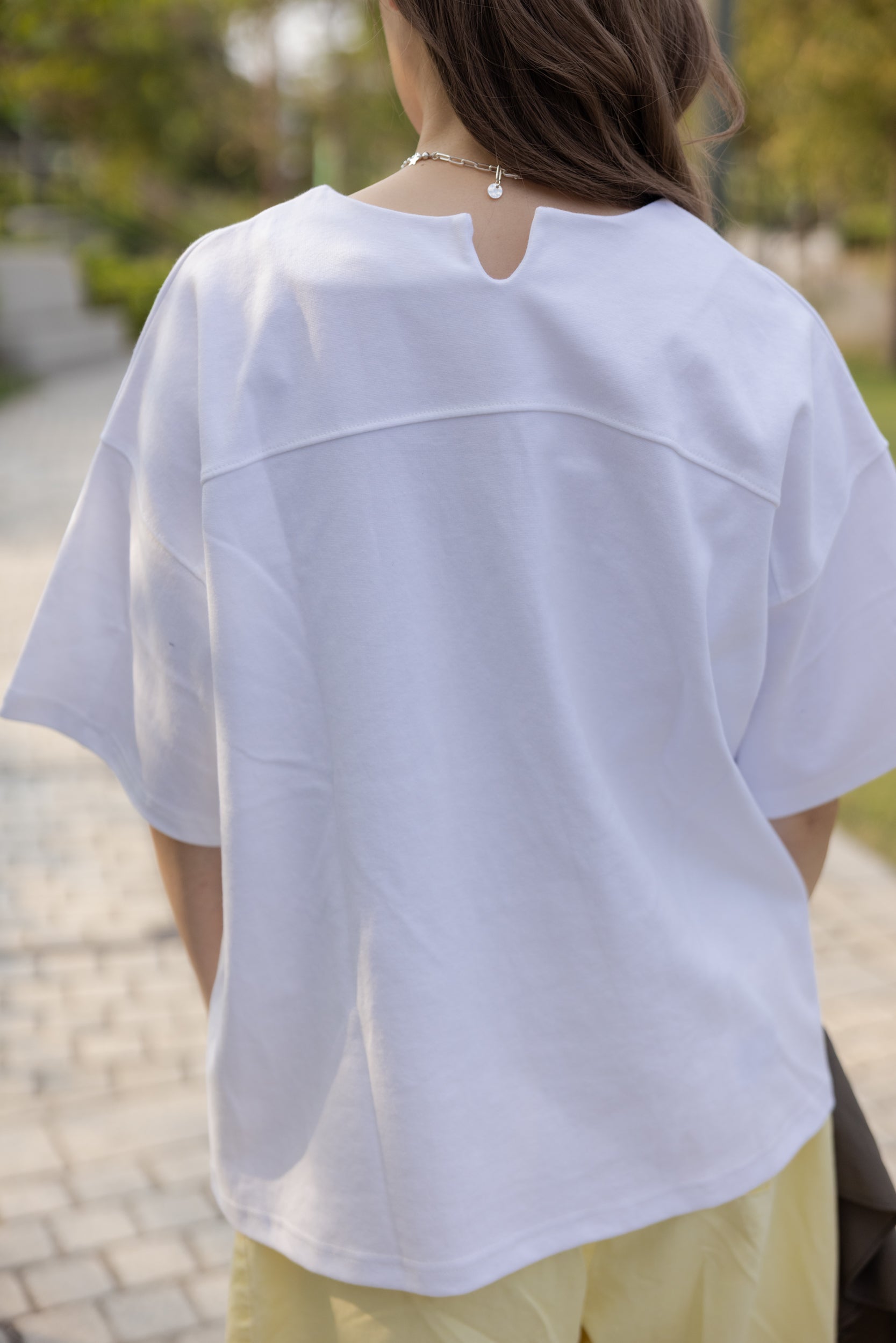 後領小V T-shirt/白