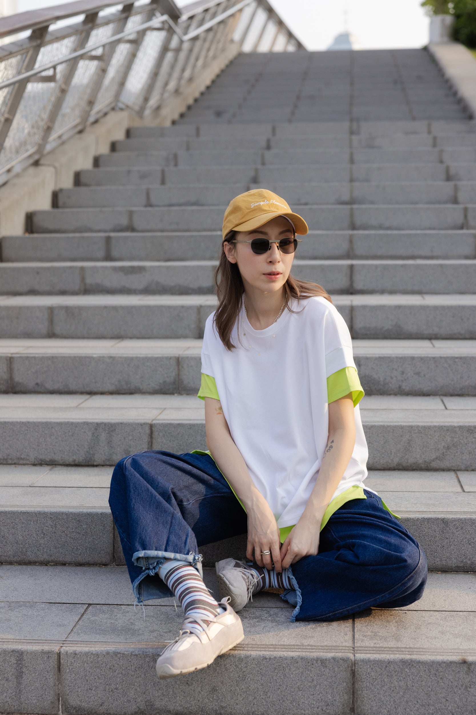 手袖衫腳撞色邊T-shirt/白+螢光黃